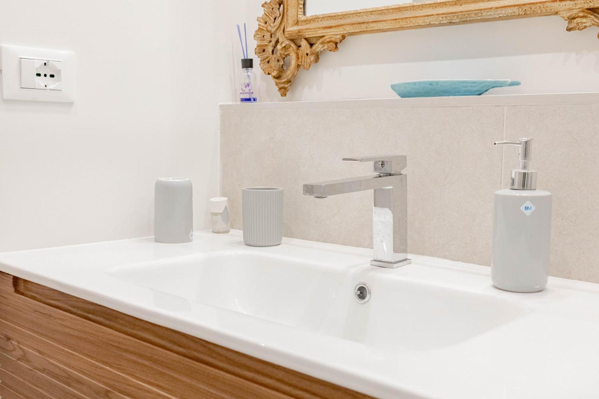 H11 The King's Ariston - Centro Sanremo